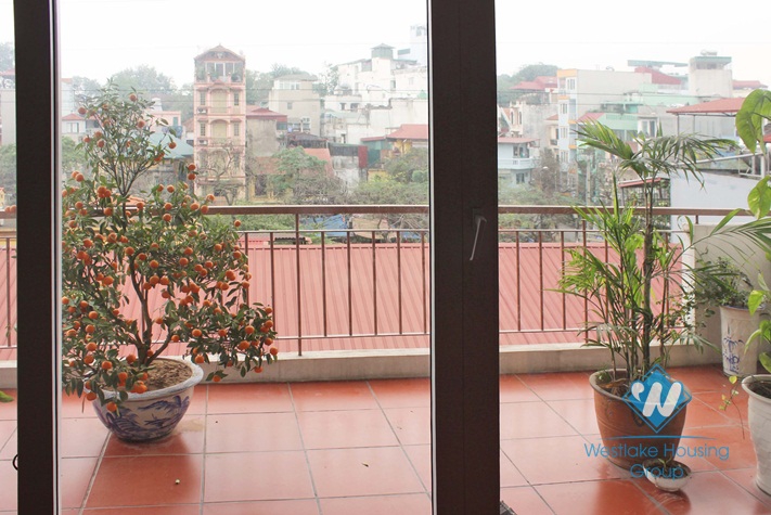 Large 2 bedroom apartment for rent in Truc Bach area, Ba Dinh district, Hanoi